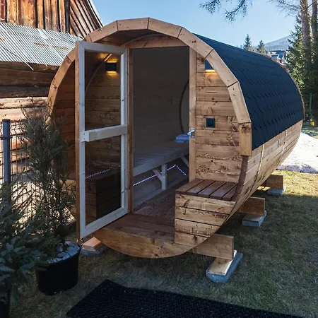 - - Mountain View Apartment *